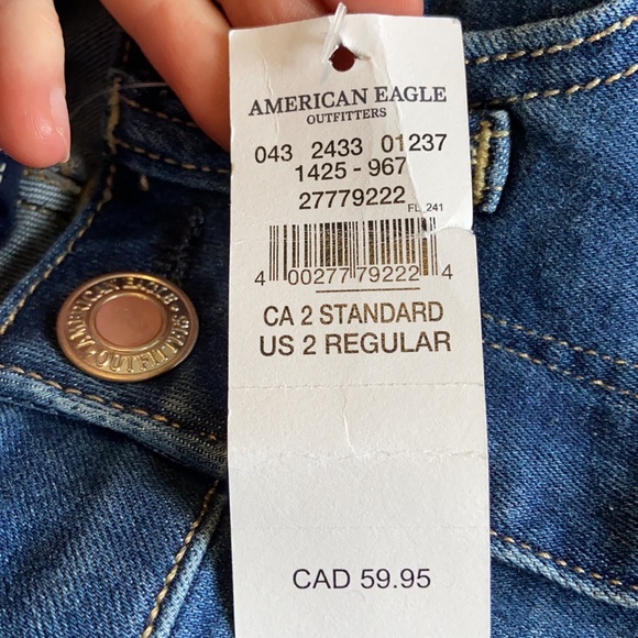 ‼️SOLD‼️BNWT American Eagle Distressed Jeans - Picture 7 of 7